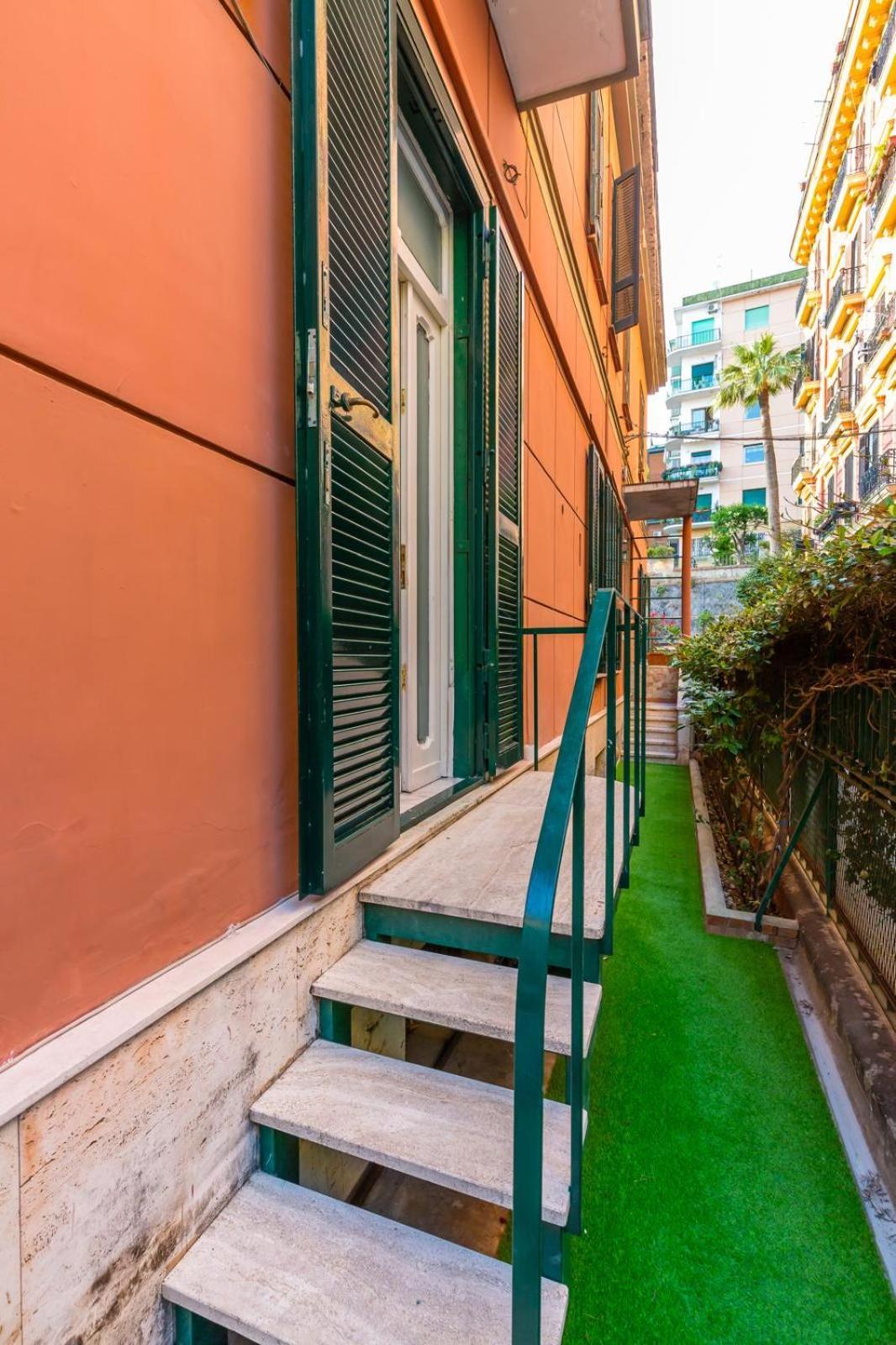 Relax Rooms-vicino Lungomare- Napoli